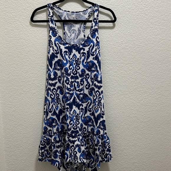 Lilly Pulitzer Dresses & Skirts - Blue and White Patterned Sleeveless Dress
